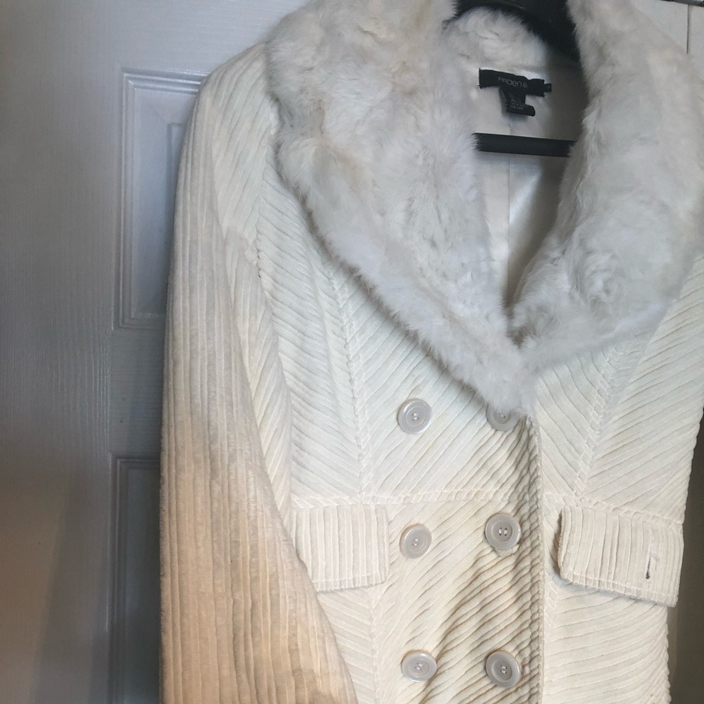 Arden B corduroy coat w/  fur trim/ white med